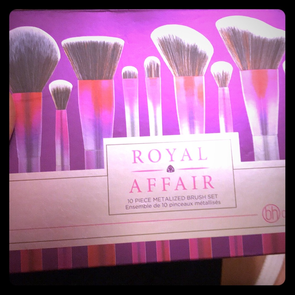 Royal Affair 10 pc brush set new